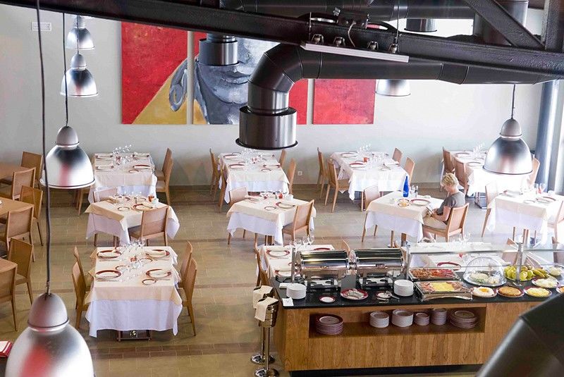 Hotel Azuqueca アスケカ・デ・エナレス エクステリア 写真